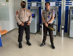 Berikan Rasa Aman kepada Nasabah Bank BCA, Personel Samapta Polres Bone Tingkatkan Pengamanan
