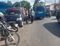 Cegah Kemacetan, Personel Polsek Cina Lakukan Pengaturan di Pasar Tradisional