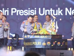 Dua Hadiah Untuk Divisi Humas Polri Dari Kapolri
