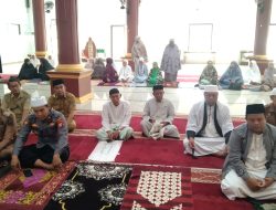 Bersama Elemen Masyarakat, Kapolsek Ulaweng Laksanakan Shalat Istisqa