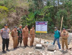 Bhabinkamtibmas Polsek Amali Hadiri Kegiatan Monev di Desa Waemputtange. Ini Tujuannya