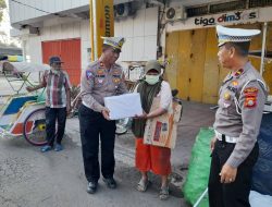 Jumat Berkah, Sat Lantas Polres Bone Laksanakan Program Berbagi Sembako