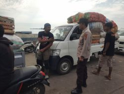 Sambangi Pengguna Jasa Di Pelabuhan Bajoe,  Personil Beri Himbauan Kamtibmas  