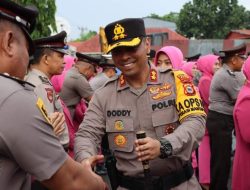 Kapolres Sampaikan Selamat Kepada 100 Personil Polres Bone Yang Mendapat Kenaikan Pangkat