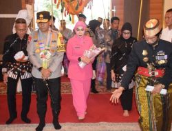 Kungker Di Bone Kapolda Sulsel di Anungerahi Gelar Adat “Petta Watang”