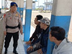 Satpolairud Polres Bone Sampaikan Himbauan Keselamatan Pelayaran Kepada Penumpang Ferry