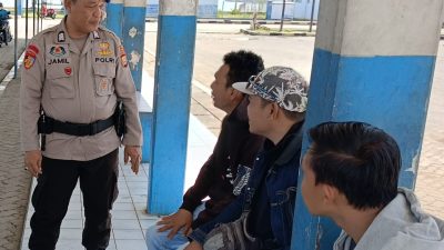 Satpolairud Polres Bone Sampaikan Himbauan Keselamatan Pelayaran Kepada Penumpang Ferry