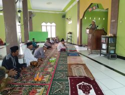 Melalui Mimbar Masjid, Ini yang Disampaikan Satbinmas Polres Bone