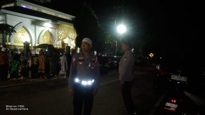 Demi Keamanan, Polisi Lakukan Pengamanan Shalat Isya dan Tarawih di Masjid Raya Watampone