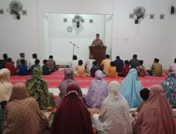 Safari Ramadhan di Masjid Ar-Rasyid, Kanit Binmas Polsek Sibulue Ajak Jamaah Tingkatkan Amal Ibadah dan Jaga Keamanan