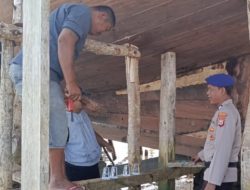 Pelihara Kamtibmas,  Satpolairud Tingkatkan Sambang di Tempat Pembuatan Kapal Nelayan