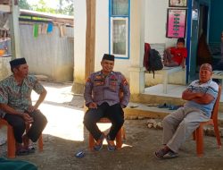 Bhabinkamtibmas Brigadir Andi Parakkasi Sambang Desa dan Temui Warga. Ini Tujuannya