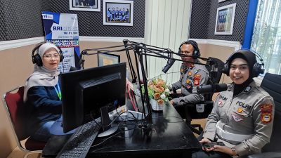 Ops Ketupat, Satlantas Polres Bone Imbau Warga Melalui Dialog Interaktif di Radio