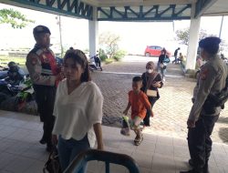 Satpolairud Polres Bone Pantau Arus Mudik Lebaran di Palebuhan Penyeberangan Bajoe