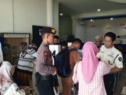 Ciptakan Situasi Aman Kondusif, Brpida Muh. Fajar Personel Sat Samapta Tingkatkan Pengamanan di Bank BPD Sulselbar Bone
