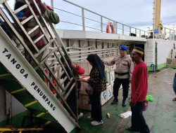 Satpolairud Polres Bone Lakukan Pengamanan Demi Keamanan Jasa Angkutan Laut