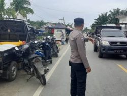 Lancarkan Arus Lalu Lintas, Personel Polsek Libureng Pamtur di Pasar