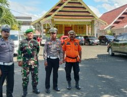 Satlantas Polres Bone Pengamanan dan Kawal Distribusi Bantuan Ke Korban Banjir