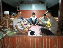 Perkuat Silaturahmi, Bhabinkamtibmas Polsek Tanete Riattang Sambang Diwilayah Binaan