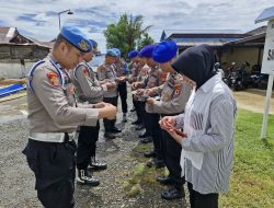 Tingkatkan Kedisiplinan Dan Ketertiban Anggota, Kasat Polairud Polres Bone Dampingi Propam Polres Bone Lakukan Gantibplin