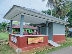 Bhabinkamtibmas Polsek Barebbo Hadiri Penilaian Pos Kamling “SIAMASEI” Desa Lampoko oleh Kasat Binmas Polres Bone