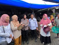 Mmperingati Hari Kontrasepsi Sedunia, Kapolsek Lamuru Bersama Fokopimcam Gerebek Pasar
