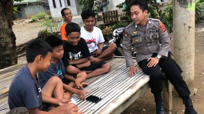 Door to Door System Salah Satu Cara Bhabinkamtibmas Polsek Libureng Jaga Kondusifitas Kamtibmas di Desa Binaannya