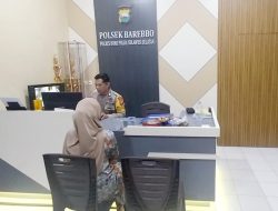 Pelayanan SPKT Polsek Barebbo Polres Bone Berikan Pelayanan Terbaik dan Melayani Masyarakat dengan Humanis