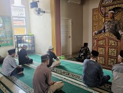 Kanit Bintibsos Binmas Polres Bone Berikan Penyuluhan Kamtibmas di Masjid At-Tawwabin