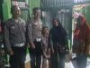 Aksi Mulia Polisi Bantu Ibu-Anak yang Kehabisan Tiket Bus Mudik