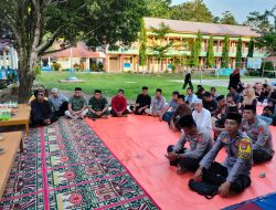 Wakapolsek Barebbo Buka Puasa Bersama dan Pemberian Santunan kepada Siswa Yatim di SMPN 1 Barebbo