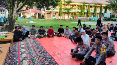 Wakapolsek Barebbo Buka Puasa Bersama dan Pemberian Santunan kepada Siswa Yatim di SMPN 1 Barebbo
