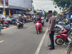 Pasar Ramai Merayap Jelang Akhir Ramadan, Polsek Awangpone Lakukan Pengamanan