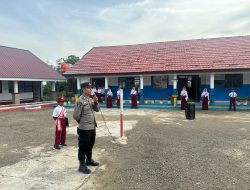 Bripka Murtang Pimpin Upacara di SDN 178 Binuang, Tanamkan Nilai Disiplin Sejak Dini