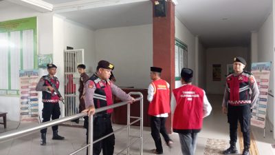 Pengawalan Tahanan Pengadilan Negeri Watampone, Personel Sat Samapta Perketat Pengamanan di Ruang Sidang