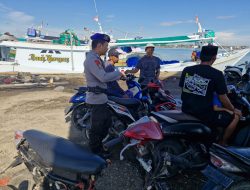 Gencar Lakukan Sambang, Aparat Satpolairud Polres Bone Peringatkan Nelayan Terkait Kondisi Cuaca