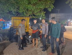 Upaya Harkamtibmas, Kapolsek Salomekko Pimpin Langsung Patroli Malam
