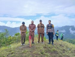 Wujudkan Ketertiban Wilayah, Bhabinkamtibmas Polsek Ponre Kawal Penetapan Batas Desa bersama Forkopimcam