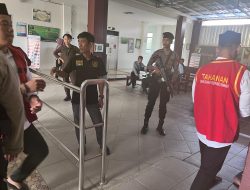 Pengawalan Tahanan di Pengadilan Negeri Watampone, Personel Sat Samapta Perketat Pengamanan di Ruang Sidang