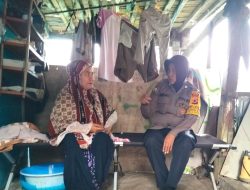 Lewat Kegiatan Sambang di Desa, Bhabinkamtibmas Ajak Memantau Keamanan Desa