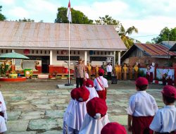 Jadi Pembina Upacara di SD Inpres 5/18 Lemoape, Kapolsek Palakka Sampaikan Ini kepada Siswa