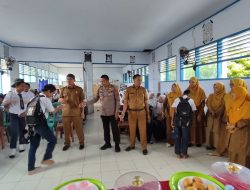 Hadiri Pengumuman Kelulusan SMP Negeri 1 Salomekko, Kapolsek: Hindari Euforia Berlebihan dalam Merayakan Kelulusan,
