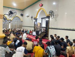 AIPTU Muh. Anas Sampaikan Ceramah Agama kepada Anggota Saka Bhayangkara dan Jamaah Masjid Miftahul Khair