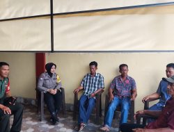 Bhabinkamtibmas dan Bhabinsa Desa Panyili Koordinasi dengan Tokoh Masyarakat Jaga Kamtibmas