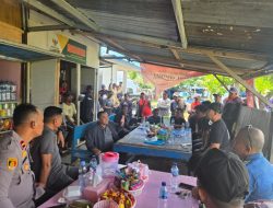 Bersama Komunitas Buruh Pelabuhan Rakyat, Polsek Pelabuhan Bajoe Silaturahmi Duduk Bersama Sekaligus Ngopi Morning