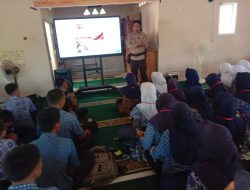 Kanit Binmas Polsek Tellu Siattinge Ingatkan Bahaya Judi Online Melalui Penyuluhan di SMA Negeri 14 Bone