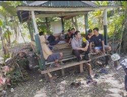 Bhabinkamtibmas Polsek Awangpone Laksanakan Pembinaan Satkamling di Desa Mallari