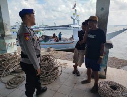 Pantau Situasi Kamtibmas, Personel Satpolairud Polres Bone Sapa Nelayan di PPI Lonrae