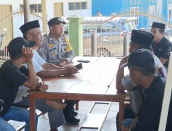 ‎Sambangi Tokoh Masyarakat, Bhabinkamtibmas Bripka Sultan Ajak Warga Jaga Kamtibmas