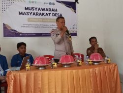 Bhabinkamtibmas dan Mahasiswa Poltekkes Bersinergi Wujudkan Masyarakat Sehat di Macanang